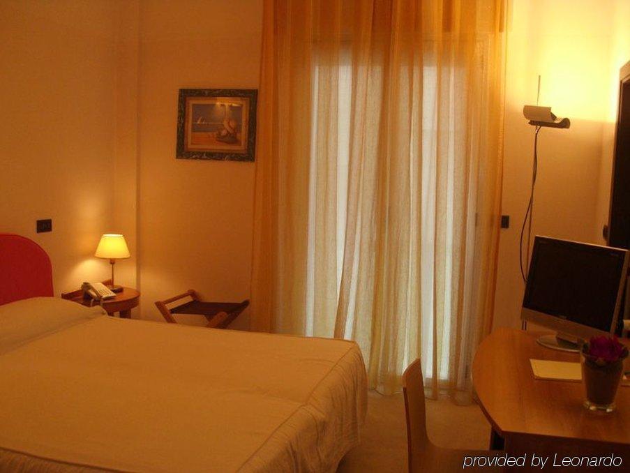 Hotel Levante Rimini Bilik gambar