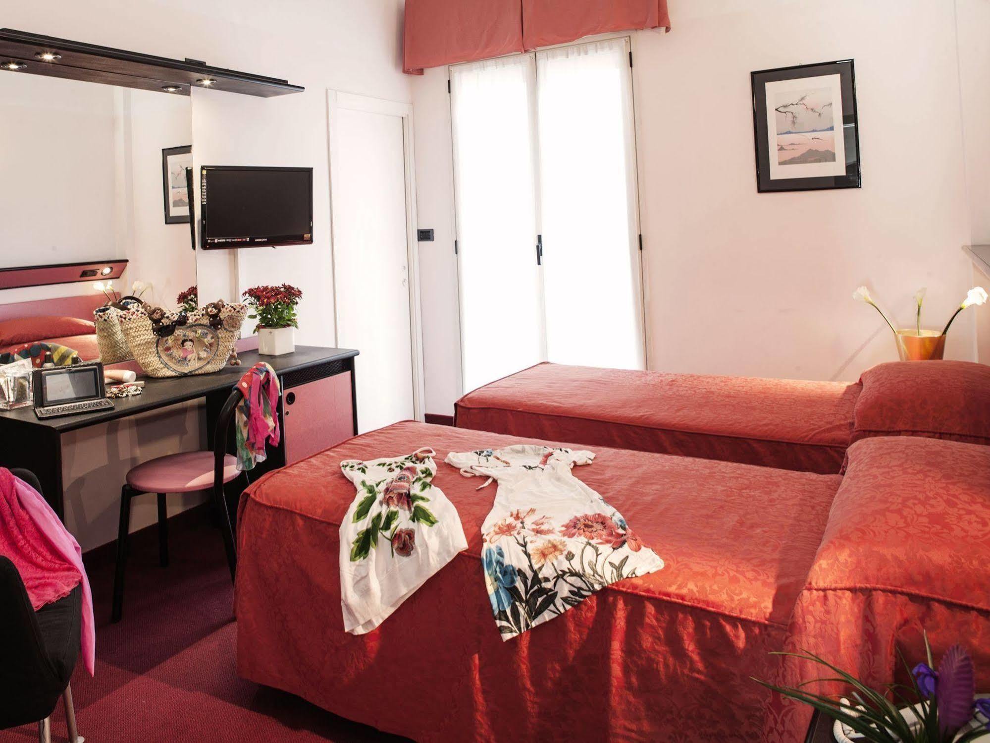 Hotel Levante Rimini Luaran gambar